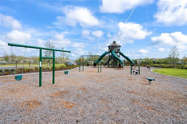 Building Photo - 16847 Delia St