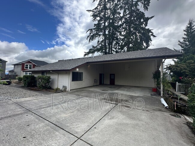 Building Photo - 7730 SW Eaker Pl