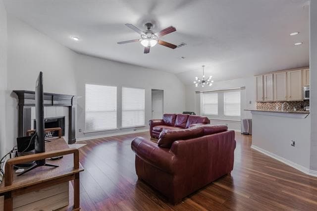 Building Photo - 1604 Oak Brook Ln