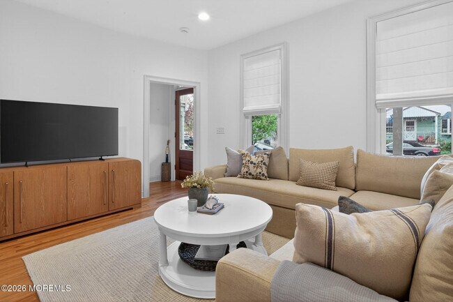 Building Photo - 142 Heck Ave