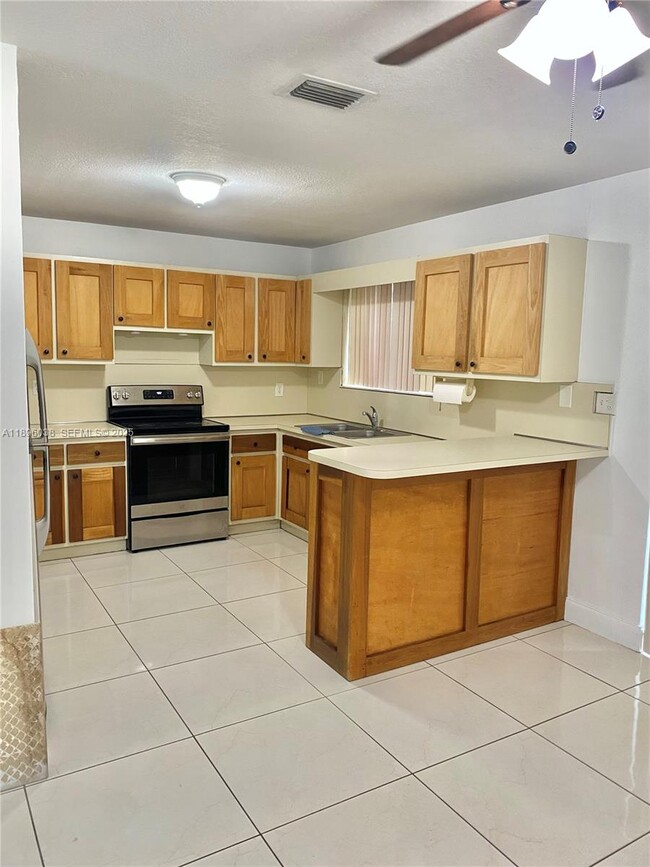 Building Photo - 12 Andros Rd