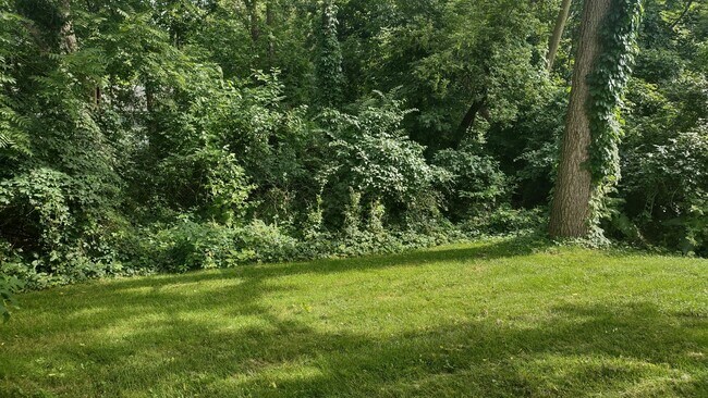 Building Photo - 3266 Ravenwood Ave