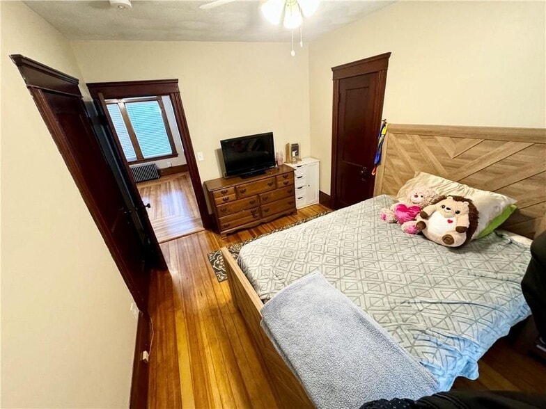 Building Photo - 25 Hanover Ave