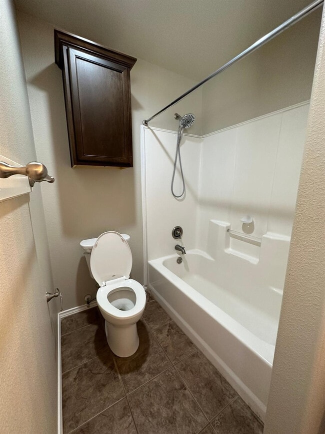 Building Photo - 9316 Rochester Ave