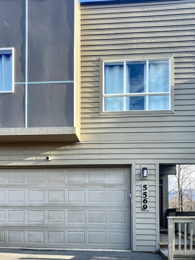 Building Photo - 5569 Big Bear Wy