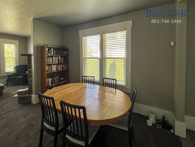 Building Photo - Cozy Private Bedroom in House Share