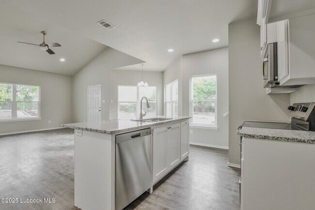 Building Photo - 3115 74th St