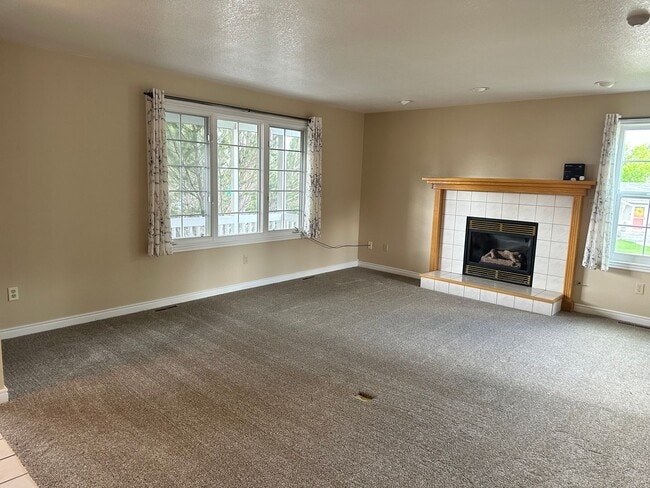 Building Photo - 802 Colony Ct