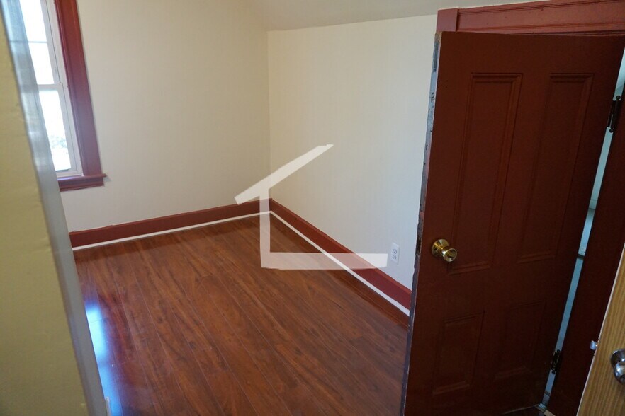 Building Photo - 62 Litchfield St