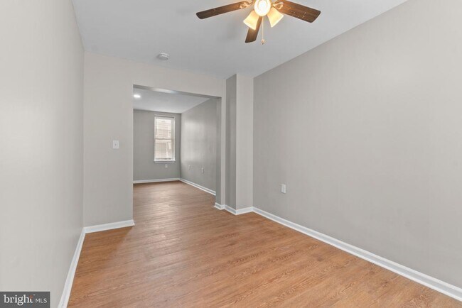 Building Photo - 3427 Ravenwood Ave