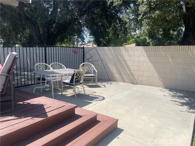 Building Photo - 596 E Arrow Hwy