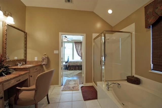Building Photo - 1717 Flatwood Dr