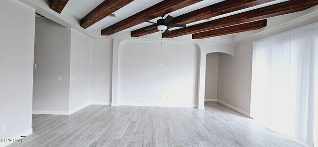 Building Photo - 1822 Bridle