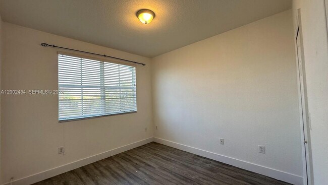 Building Photo - 10911 NW 79th St