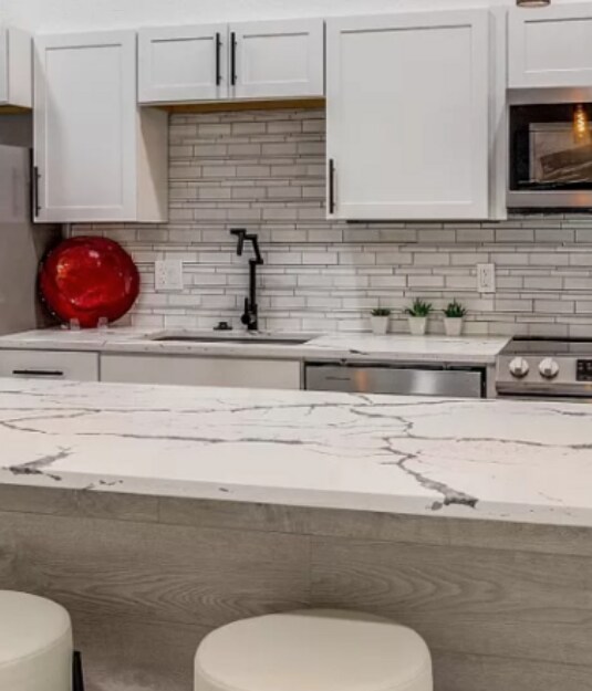 Building Photo - 2627 Douglas Ave