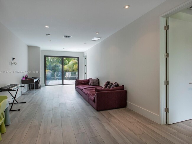 Building Photo - 7500 SW 57th Ct