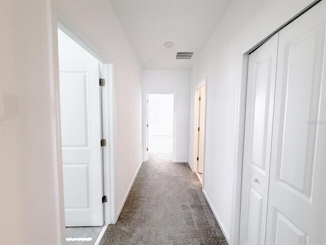 Building Photo - 398 Bogey Dr