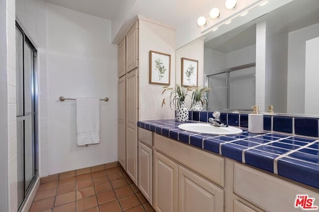 Building Photo - 1351 N Crescent Heights Blvd