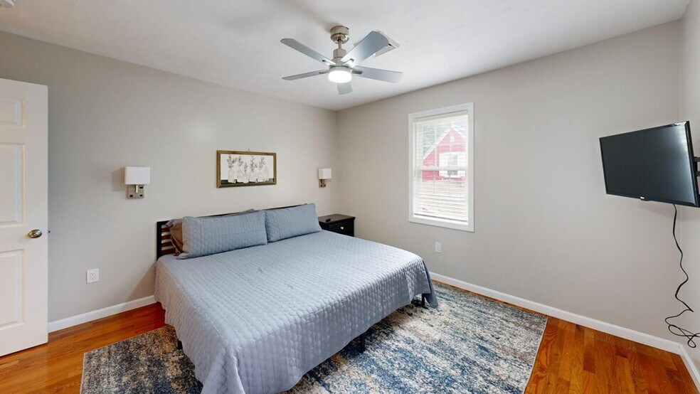 Building Photo - 9 Bates Ave