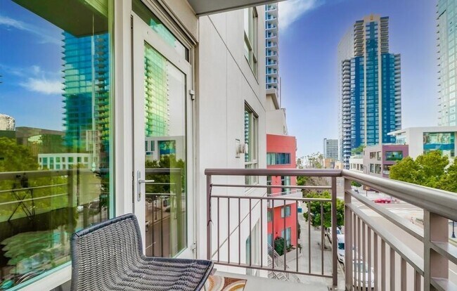 Building Photo - 1240 India St