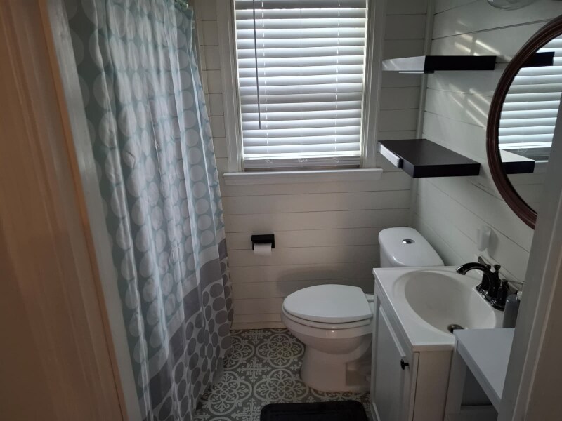 Building Photo - 8 Bash Rd