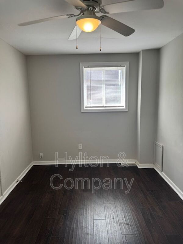 Building Photo - 1703 Lamb Ave