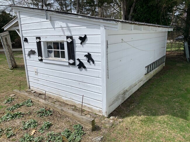 Building Photo - 4 Weiser St