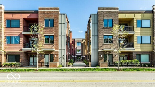 Primary Photo - 622 E 10th St