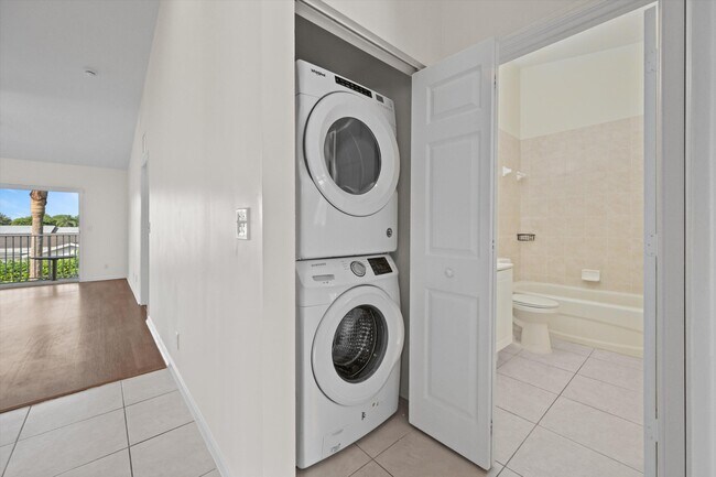 Building Photo - 4534 Oak Terrace Dr