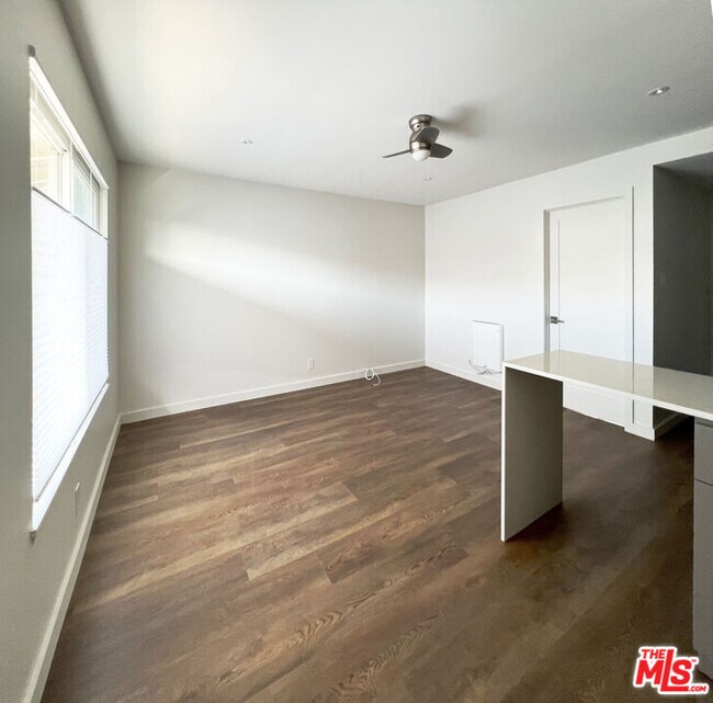 Building Photo - 1427 9th St