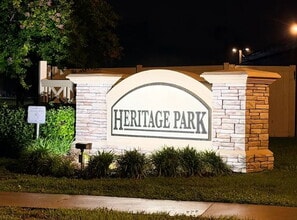 Building Photo - "Spacious 4-Bedroom Home in Mulberry's Heritage Park - 2 Full Baths & 2,211 Sq. Ft. of Comfort!"