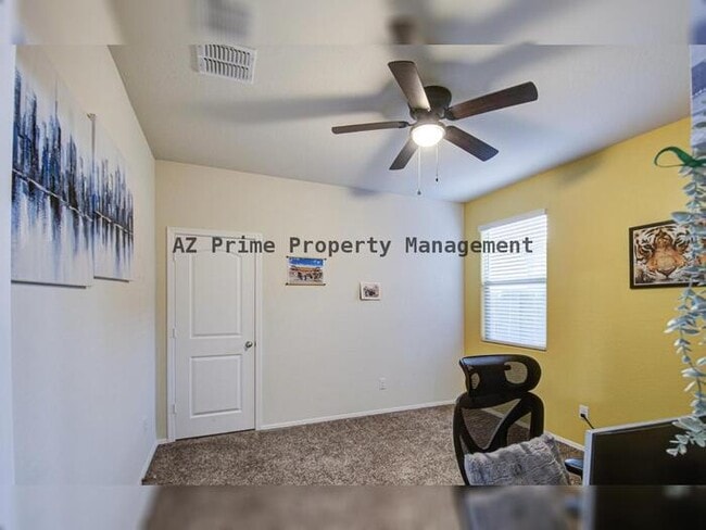 Building Photo - 30945 W Picadilly Rd