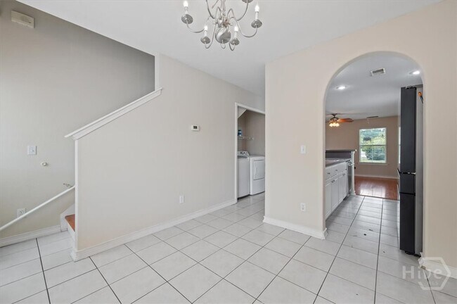 Building Photo - 17 Bushwood Dr