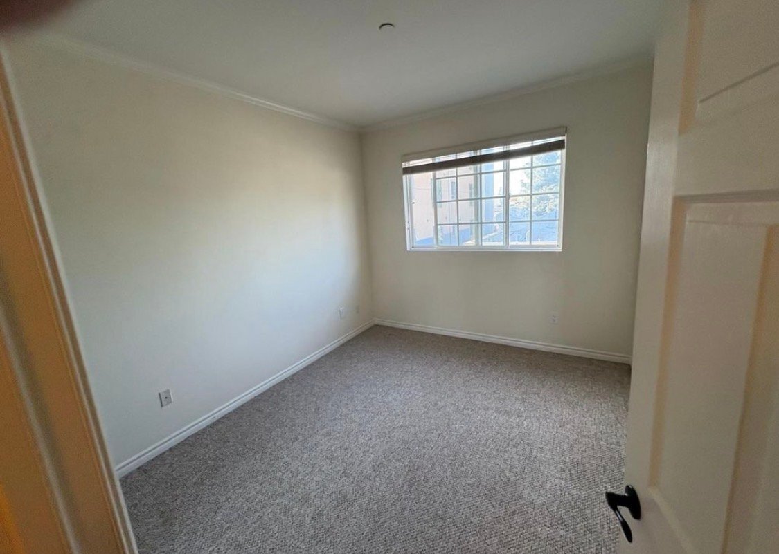 Building Photo - 4523 Woodman Ave