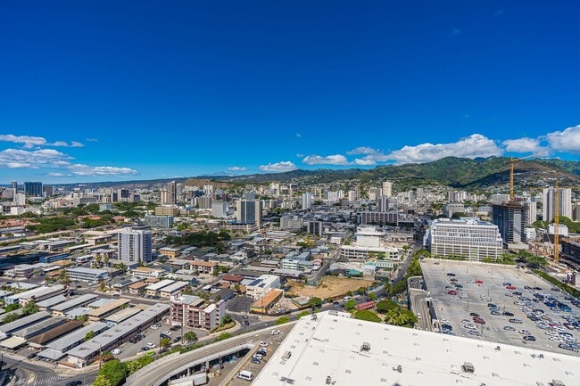 Building Photo - Two bedroom /2 bath / 2 parking - Sky Ala Moana