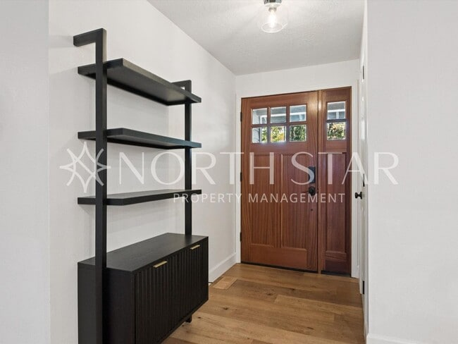Building Photo - Stylishly Updated Ranch in Bryant Woods