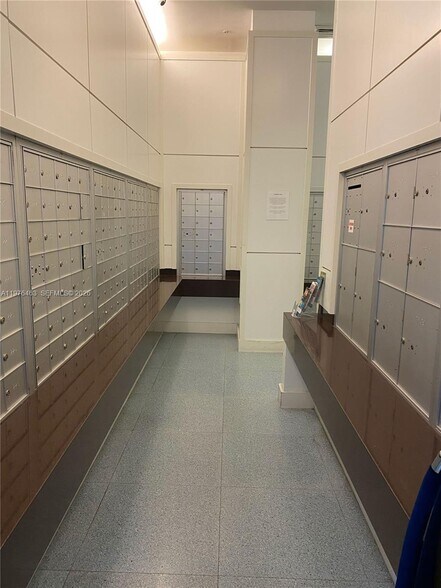 Building Photo - 18800 NE 29th Ave