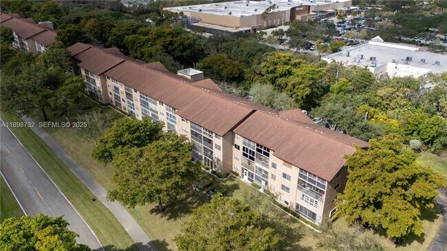 Building Photo - 12750 SW 4th Ct