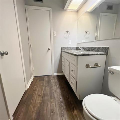 Building Photo - 7845 La Cabeza Dr