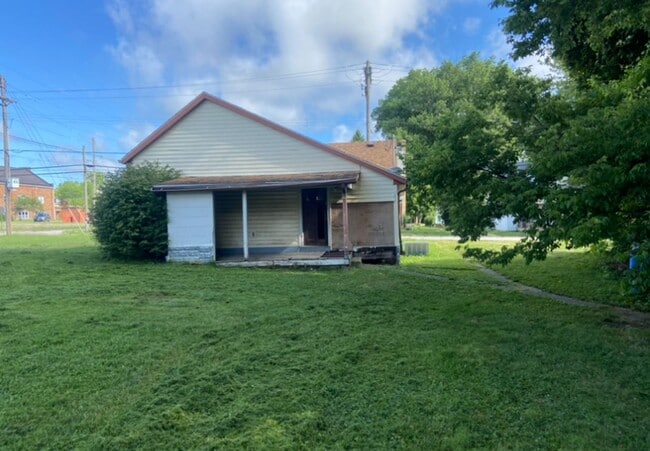 Building Photo - Now Available!  In Town! - $390 Month / $800 Down