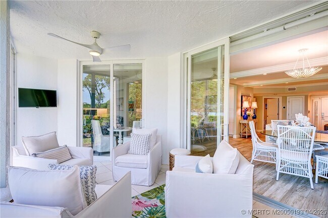 Building Photo - 5799 NE Island Cove Way