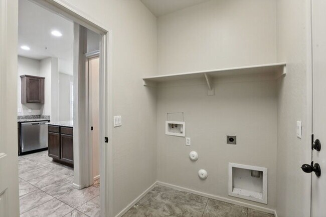 Building Photo - 3570 S Winter Lane #102