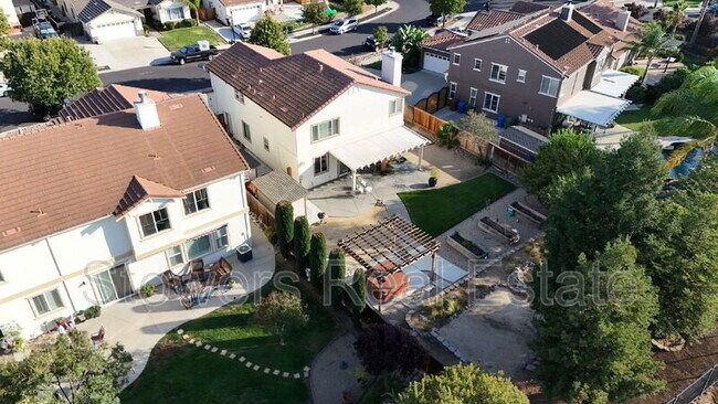 Building Photo - 729 Copperfield Ct