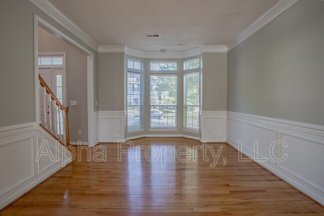 Building Photo - 120 Windsong Dr