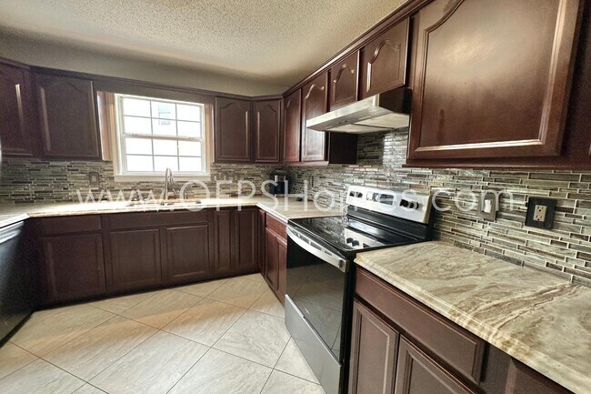 Building Photo - 147 Nicole Ln