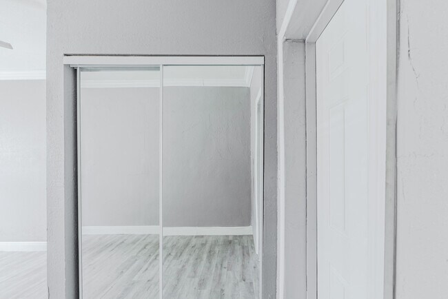 Building Photo - 112 W 34th St