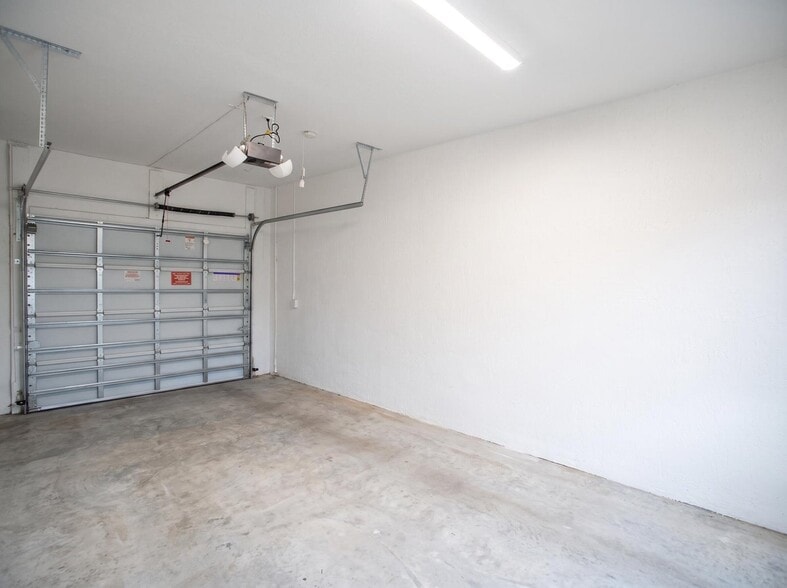 Building Photo - 11966 NW 46th St