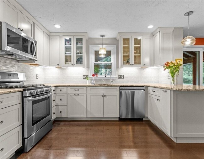 Building Photo - 9 Pleasantview Terrace