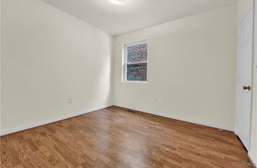 Building Photo - 2111 Maplewood Ave