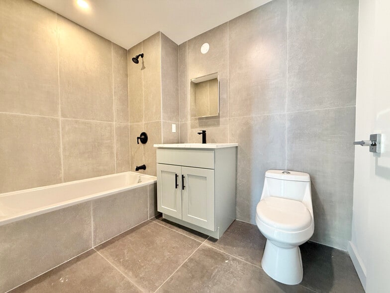 Building Photo - 227 Clarkson Ave